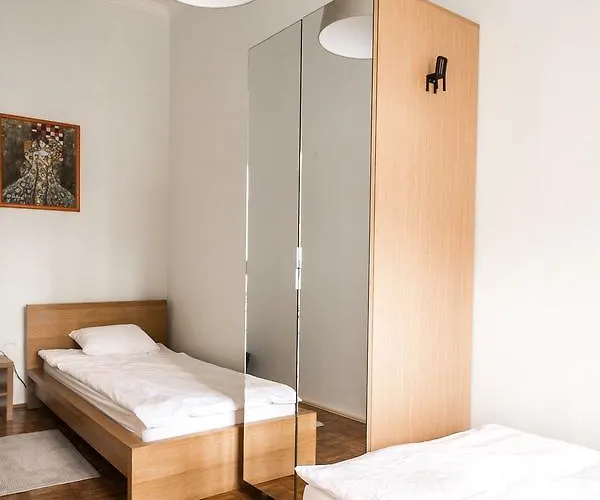 Ozone Private 招待所 *